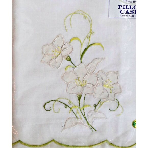 Vintage White Applique Embroidered Pillowcases NOS Heritage Cottagecore - Picture 2 of 4